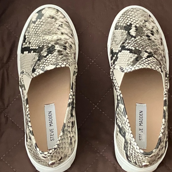 Steve Madden Snakeskin Print Casual Slip On Shoes - Picture 1 of 5
